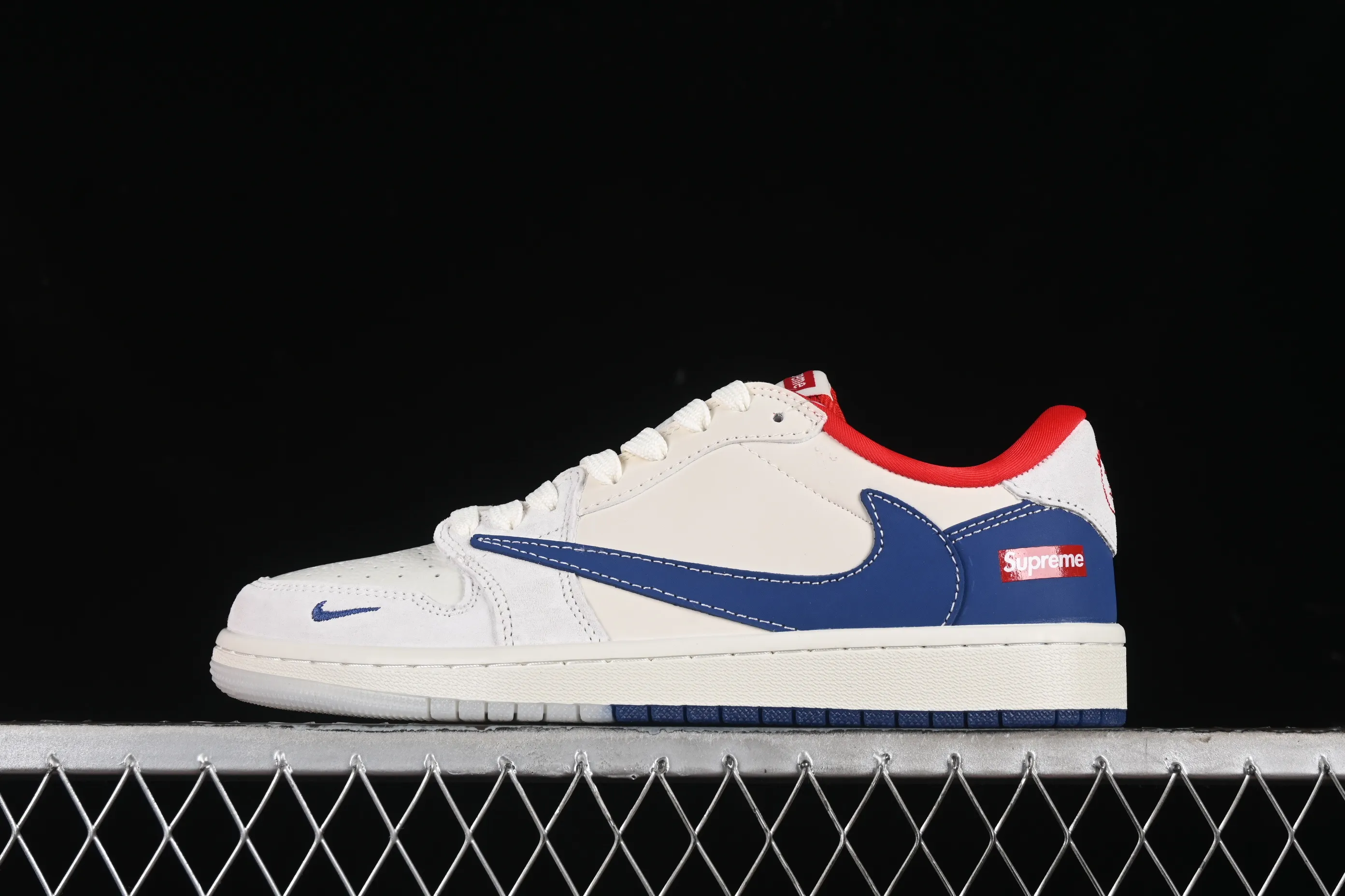 All categories Air Jordan Jordan series basketball shoes Air Jordan 1 Low High-end customized low-top sneakers Travis Scott x Fragment Design x Air Jordan 1 Low OG SP AJ1 Joe 1 Supreme joint-blue and white combination Low-top cultural casual sneakers CH6336-016